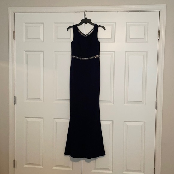 Gown - Picture 2 of 6